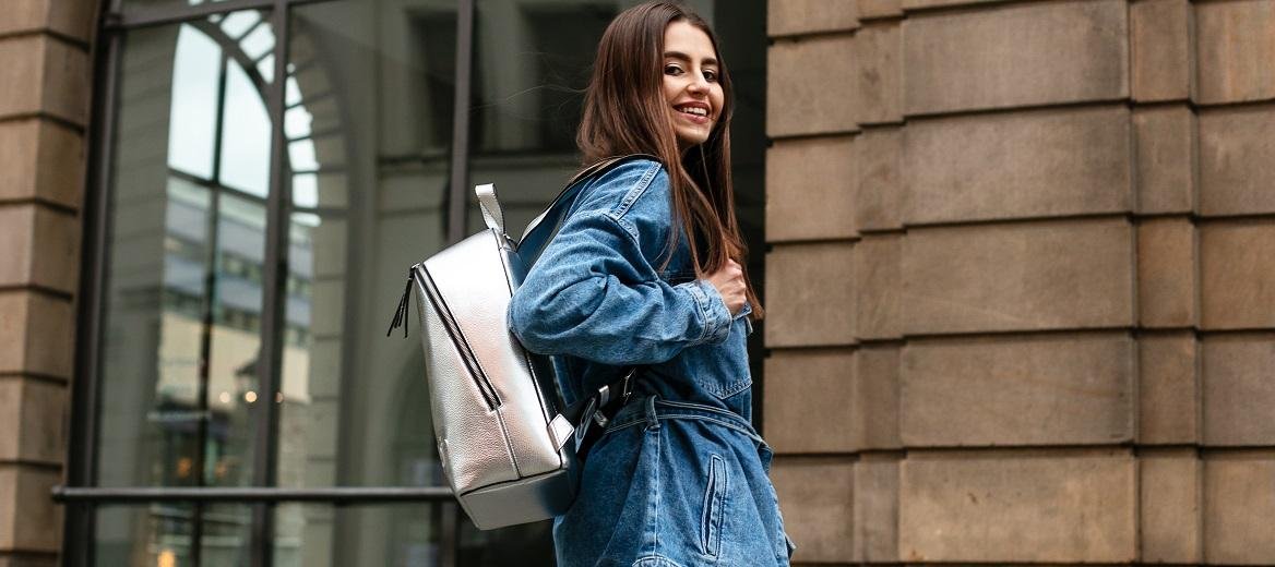 consejos sobre qué debe de tener un bolso para universitaria